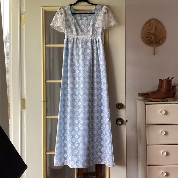 EUC Vintage Gown - Picture 3 of 9